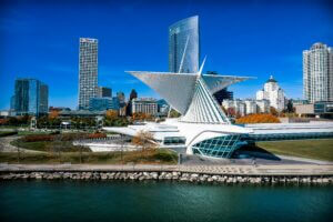 Milwaukee-skyline-with-Art-Museum-and-Lake-Michigan-waterfront-private-jet-charter-Milwaukee-destination-scaled.jpg
