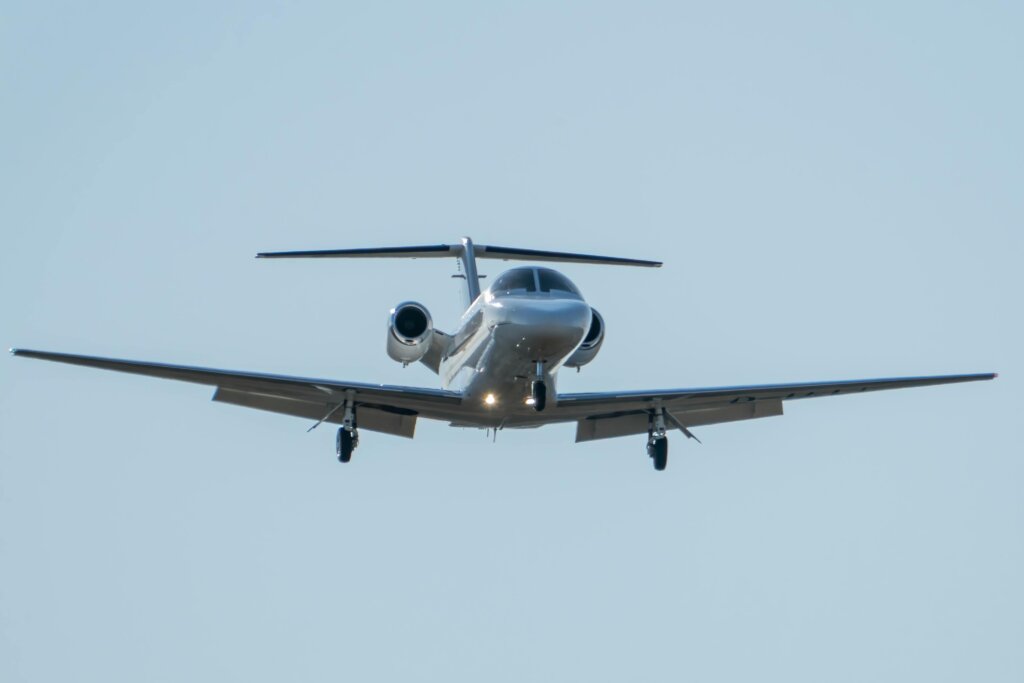 Private-jet-charter-flight-from-Nashville-to-LA-in-the-air-2-scaled.jpg