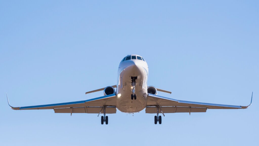 Private-jet-charter-Denver-to-Anchorage-aircraft-for-luxury-travel-scaled.jpg
