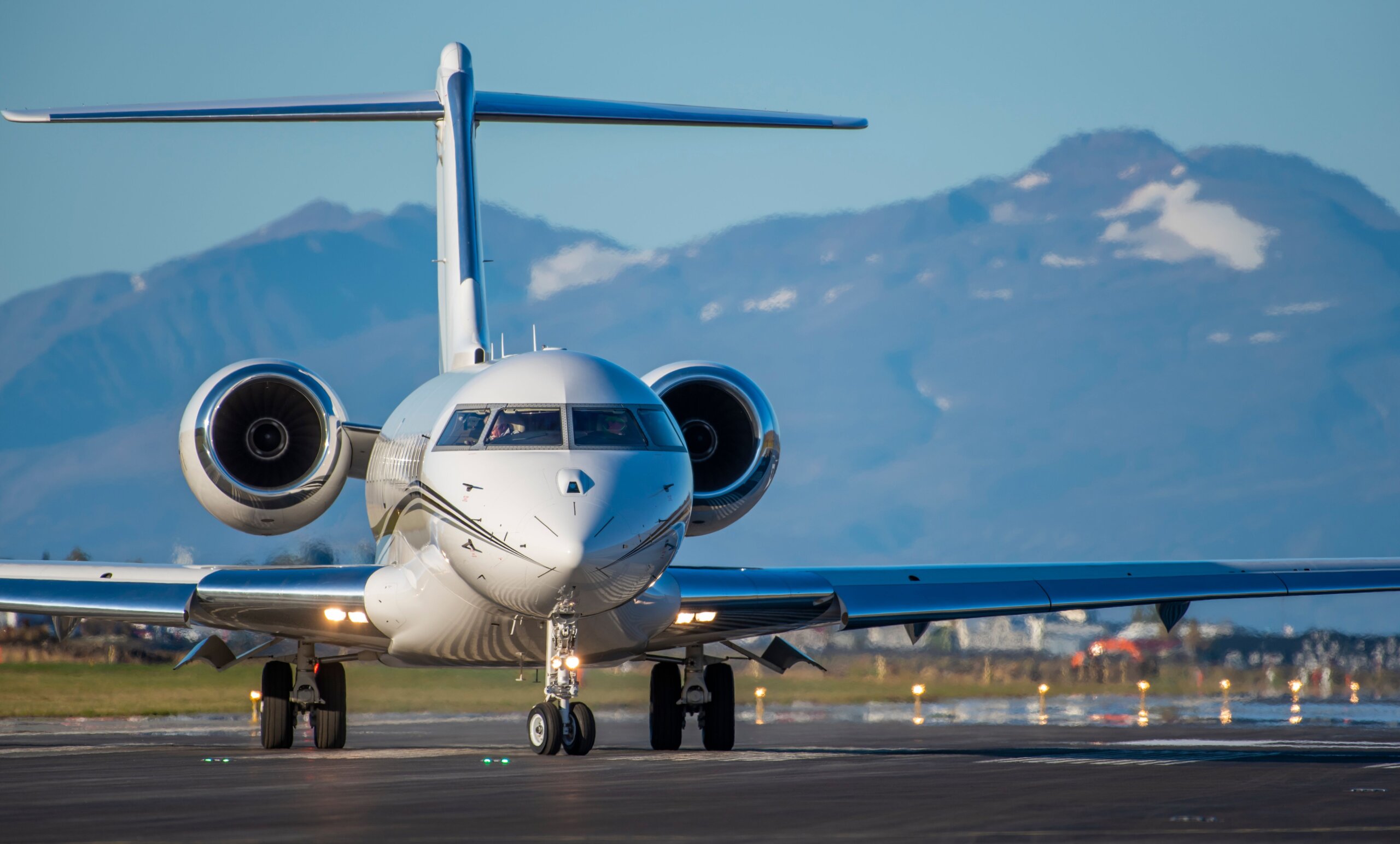Private-jet-charter-from-Los-Angeles-to-Anchorage-scaled.jpg