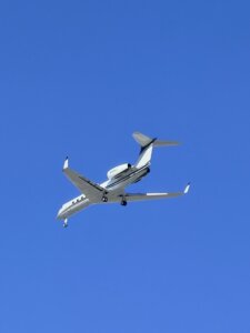 Private-jet-flying-from-New-York-to-Atlanta-scaled.jpg