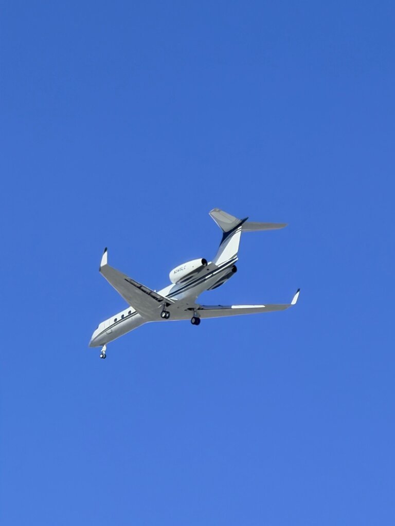 Private-jet-flying-from-New-York-to-Atlanta-scaled.jpg
