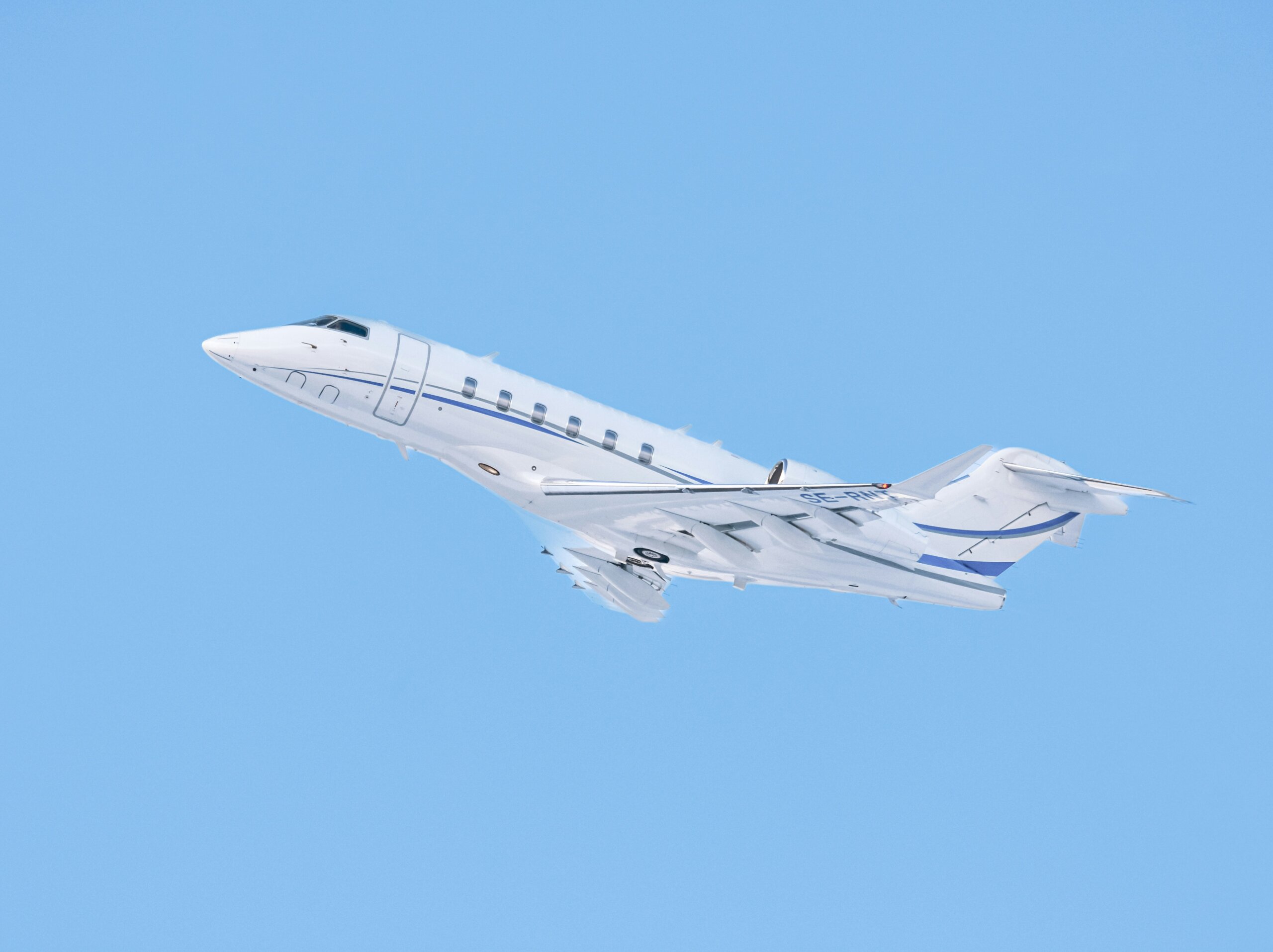 Private jet charter flying from San Francisco to Bozeman