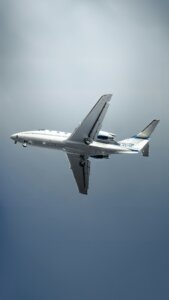 Private jet flying from New York City to Charleston SC